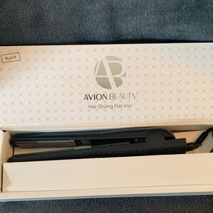 Black Hair Styling Flat Iron